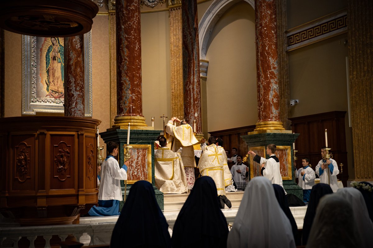 Traditional Latin Mass